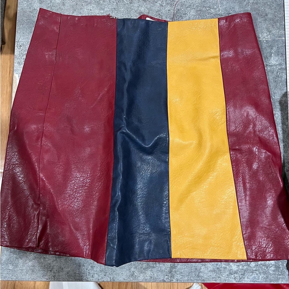 Skirt leather